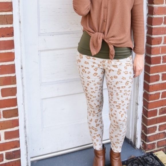 NWT Agnes & Dora Leopard Moto Jeggings Size Large - Picture 2 of 7